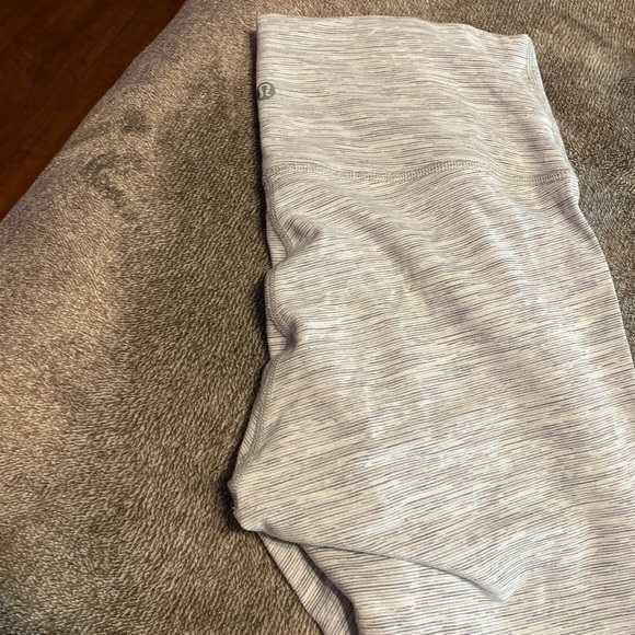 lulu lemon leggings - Picture 3 of 4